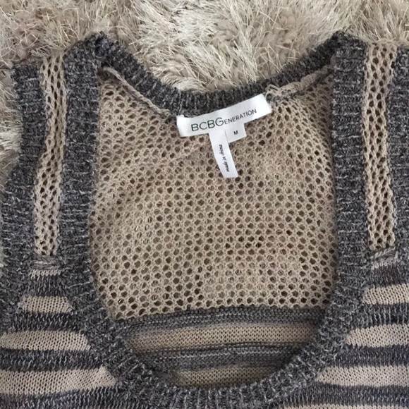 BCBG Top☑️✨ - Picture 2 of 3